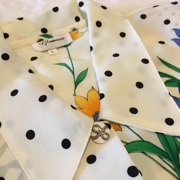 ❗️Last chance❗️ NWOT Floral Polka Dot Short Sleeve Top - Picture 5 of 5